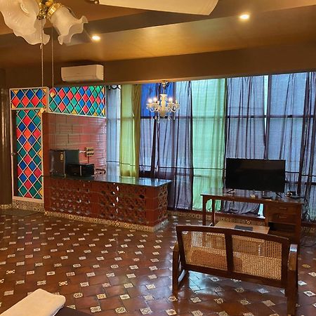 Golden Lotus Bangalore Boutique Suites Bagian luar foto