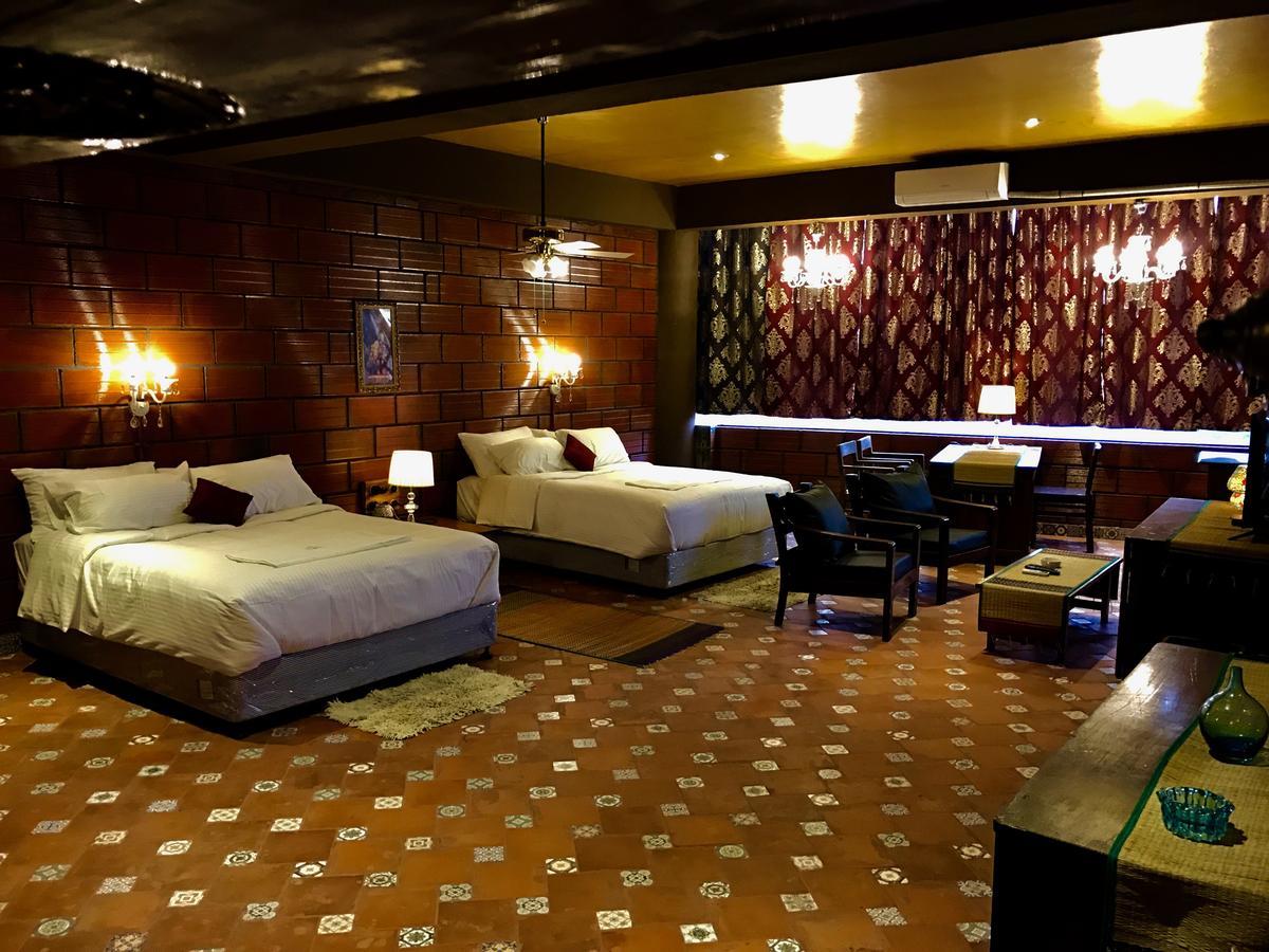 Golden Lotus Bangalore Boutique Suites Bagian luar foto